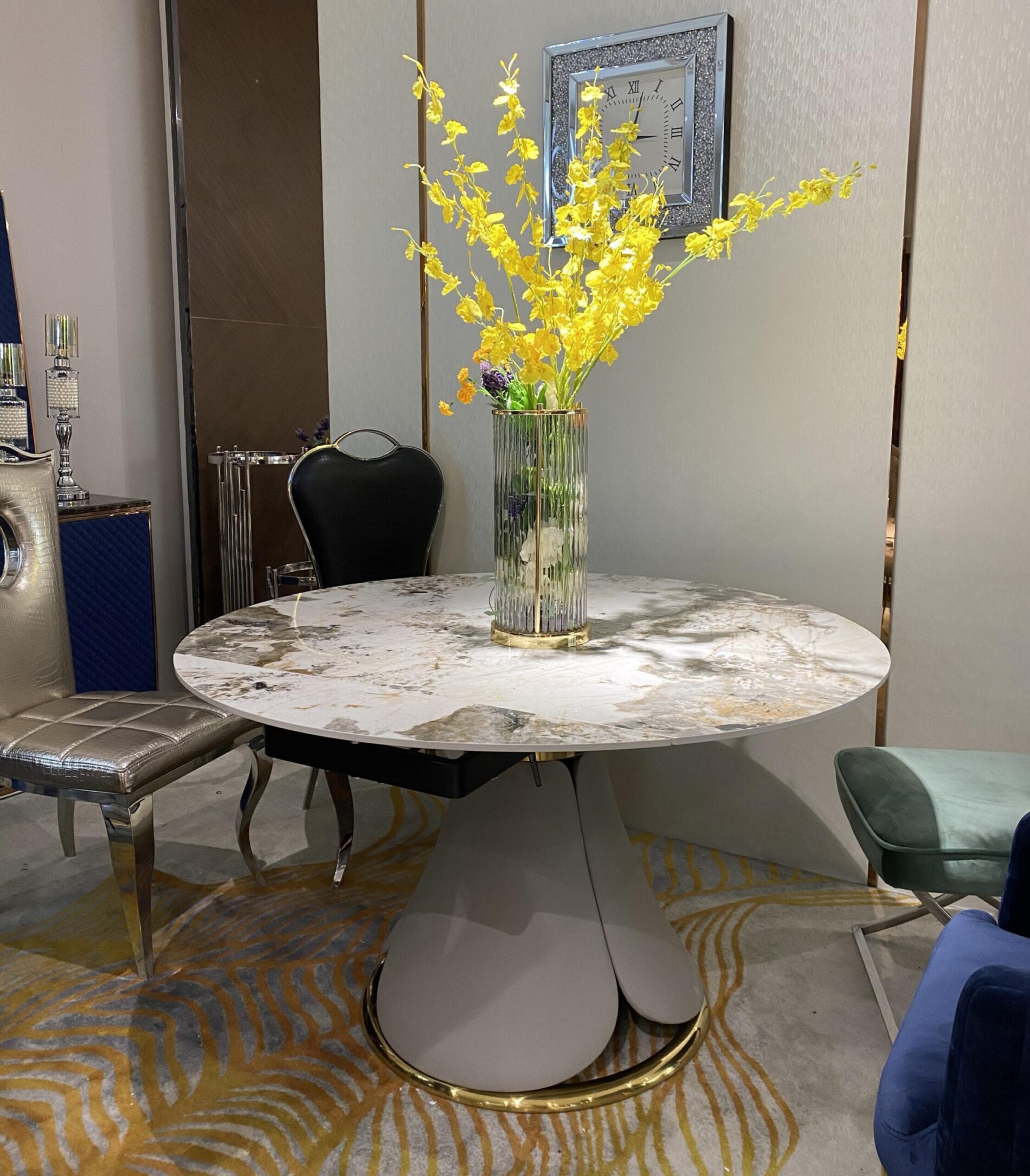 Dining Table: DH0114